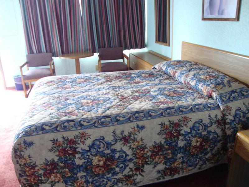 Budgeteer Motor Inn Angola Habitación foto